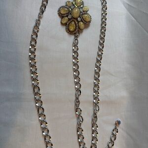 Elegant Silver and Yellow Floral Necklace